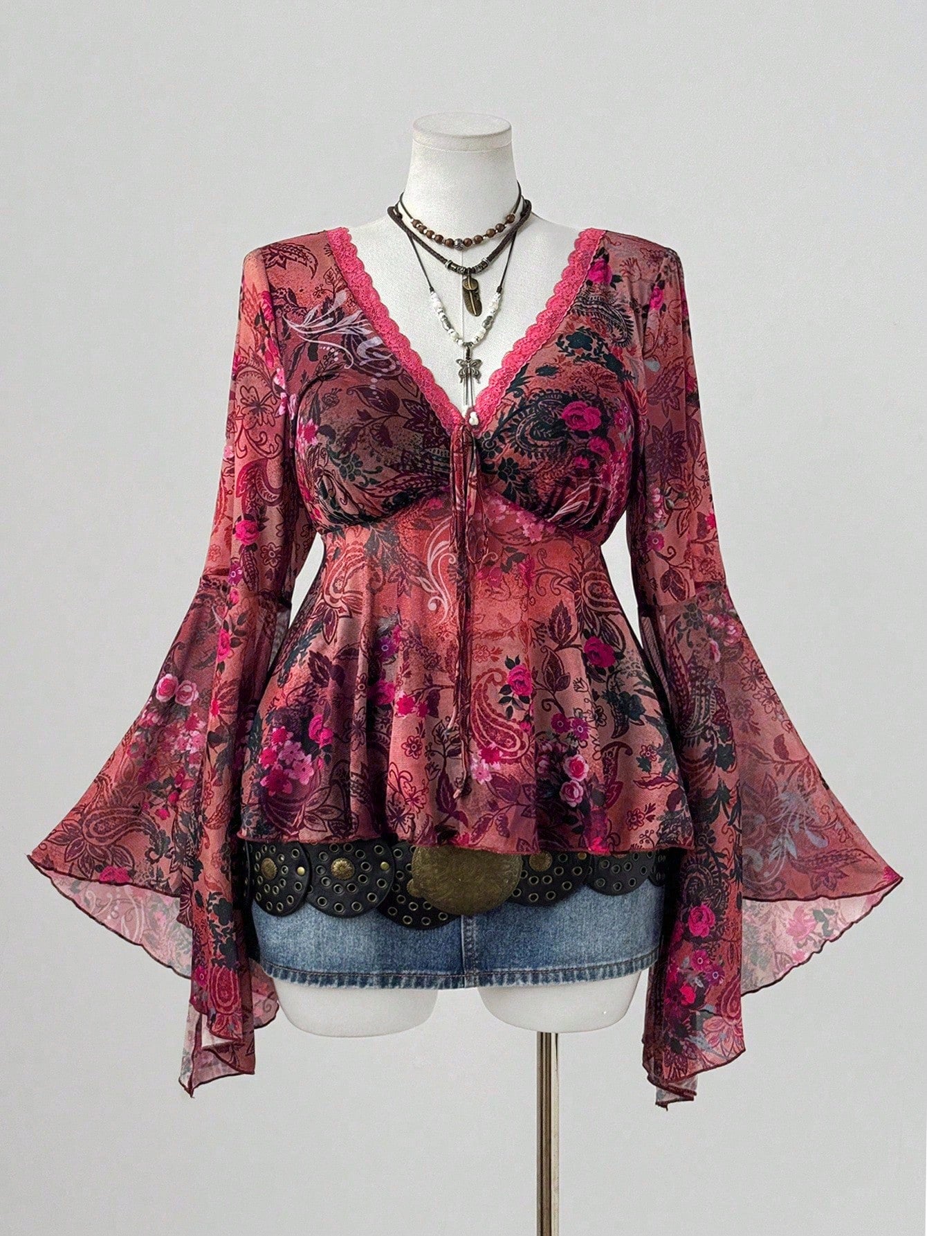 Sunspun Plus Size Women Cashew Floral Print Contrast Lace V-Neck Flare Sleeve Fashionable Top