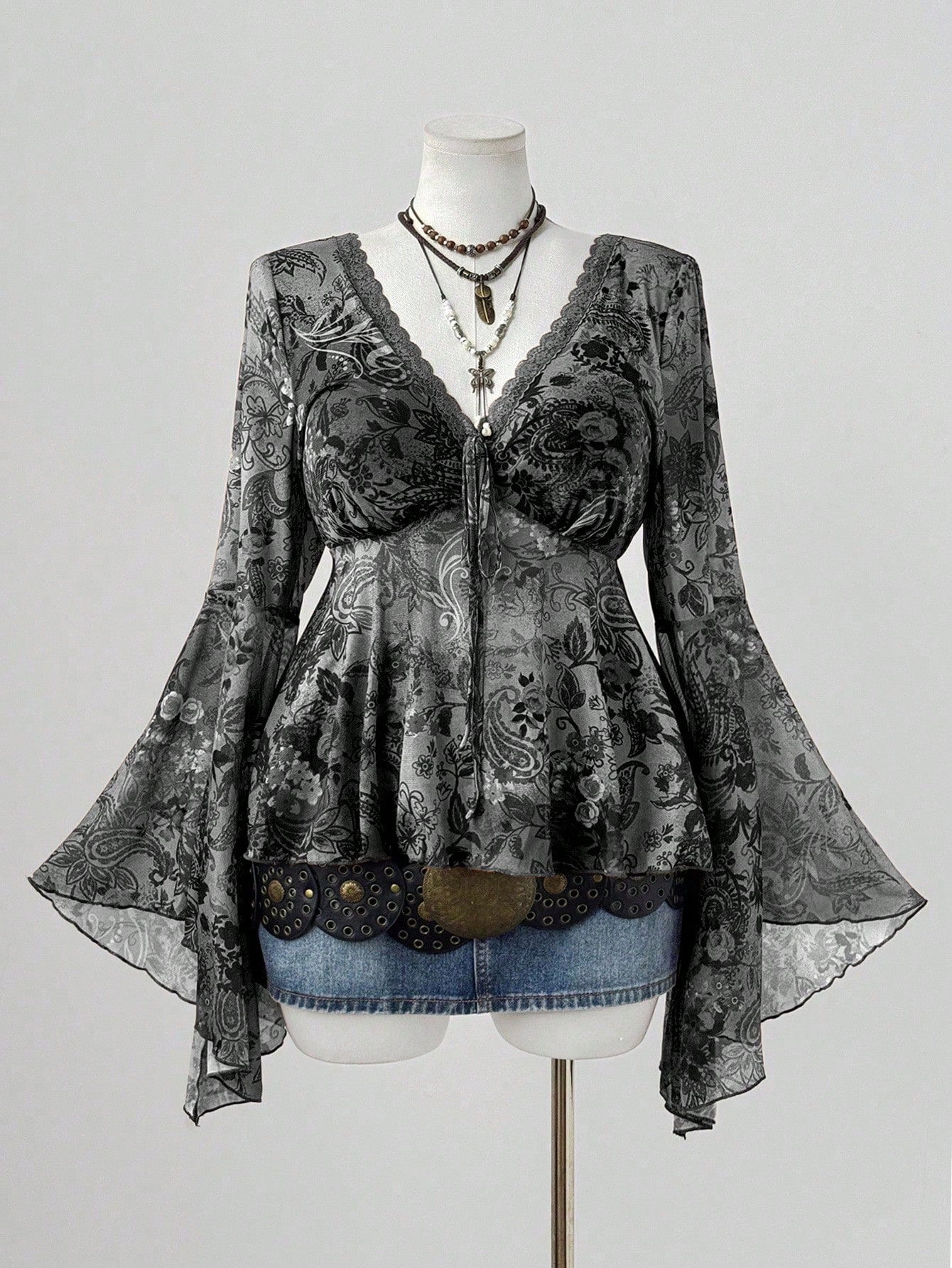 Sunspun Plus Size Women Cashew Floral Print Contrast Lace V-Neck Flare Sleeve Fashionable Top