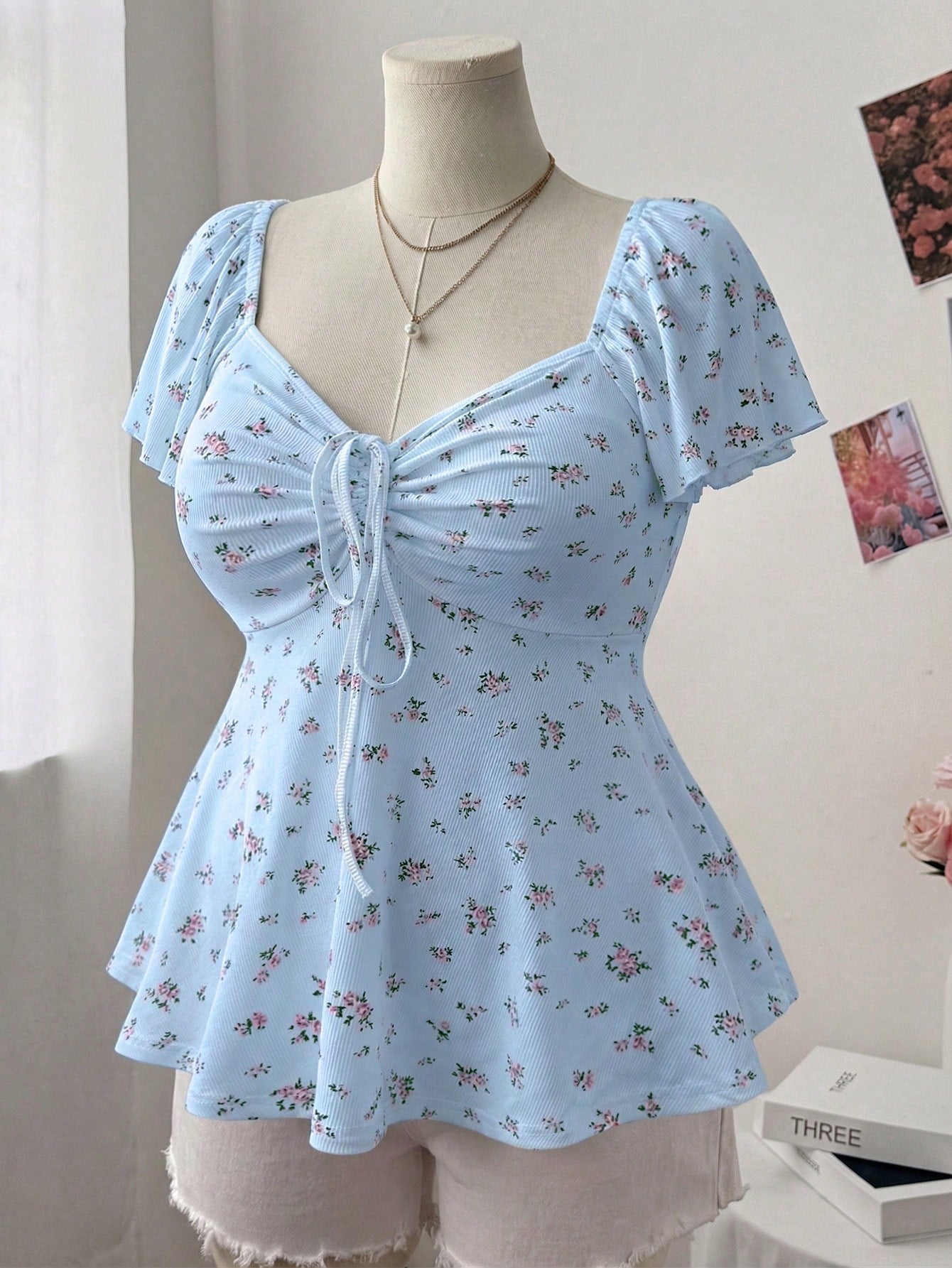 Sweetra Plus Size Women's Square Neck Drawstring Cap Sleeve Ruffle Sleeve Ditsy Floral Casual Cute Elegant Vacation A-Line T-Shirt, Spring/Summer