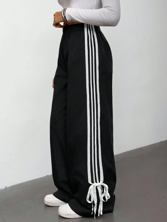 Tall Women Black And White Stripe Side Contrast Tape Elastic Waist Pants Wide Leg Sweatpants Streetwear Sporty Pants Oversized Track Loose Airport Autumn