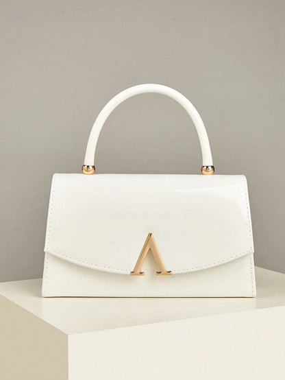 This Charming And Understated Luxury Solid Color Mirror PU Leather Clutch Is Lightweight And Portable, Making It An Ideal Choice For Teenagers, Women, College Students, Young Professionals And White-C
