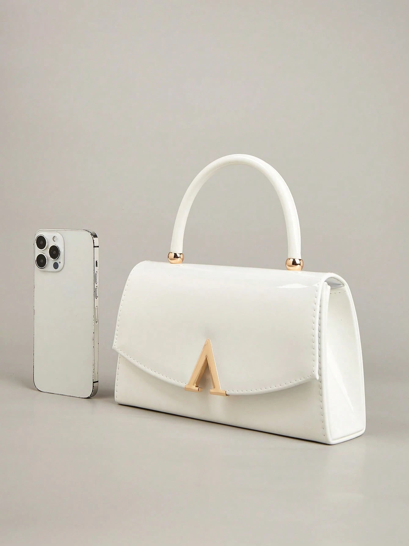 This Charming And Understated Luxury Solid Color Mirror PU Leather Clutch Is Lightweight And Portable, Making It An Ideal Choice For Teenagers, Women, College Students, Young Professionals And White-C