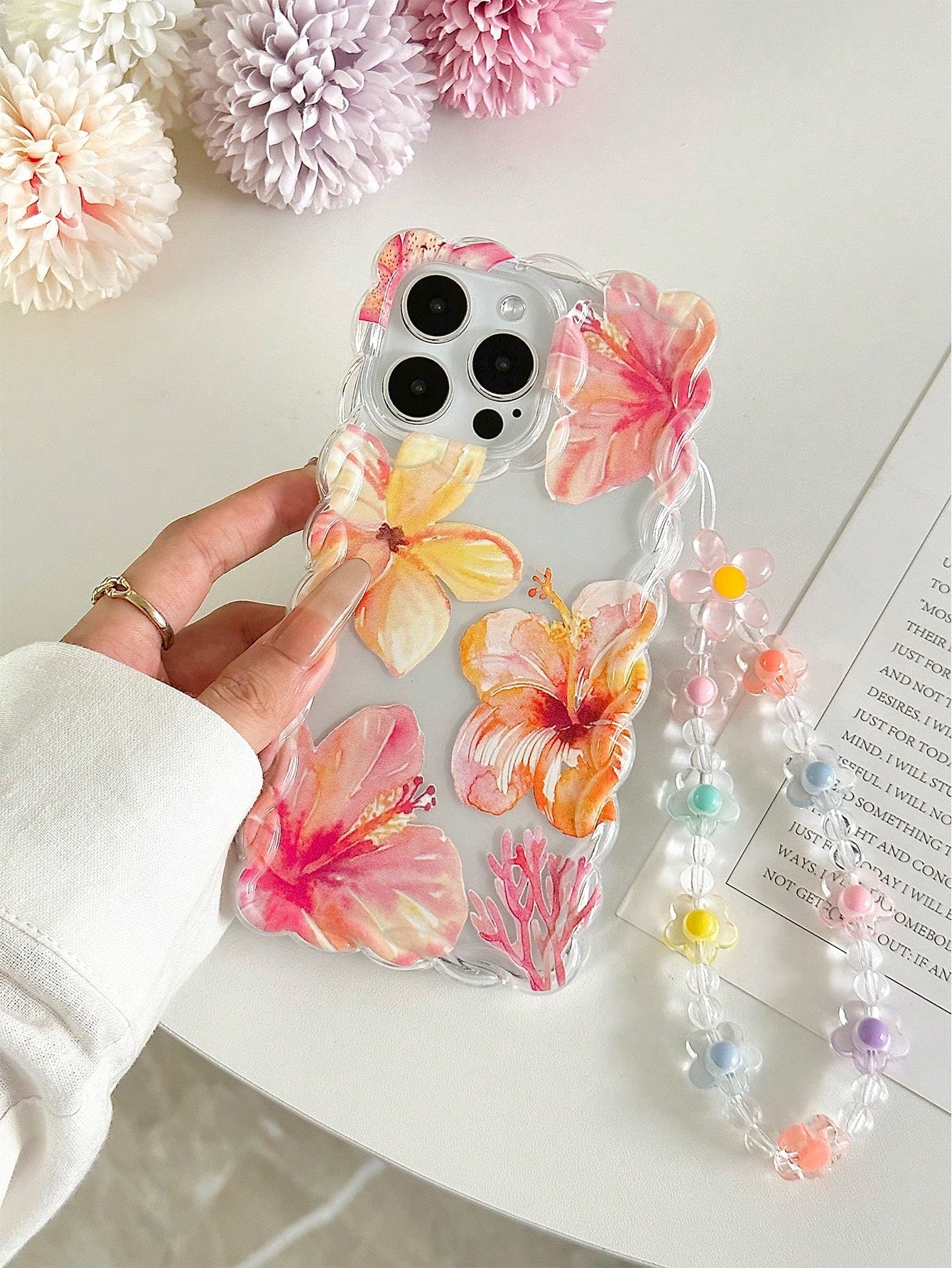 TPU Floral Element Novelty Cases Braided Wave Edge Elegant TPU Floral Lemon Painted Anti-Drop Phone Case With Handmade Beaded Bracelet, Compatible With IPhone 16/11/16Pro/16Plus/16ProMax/16E/15ProMax