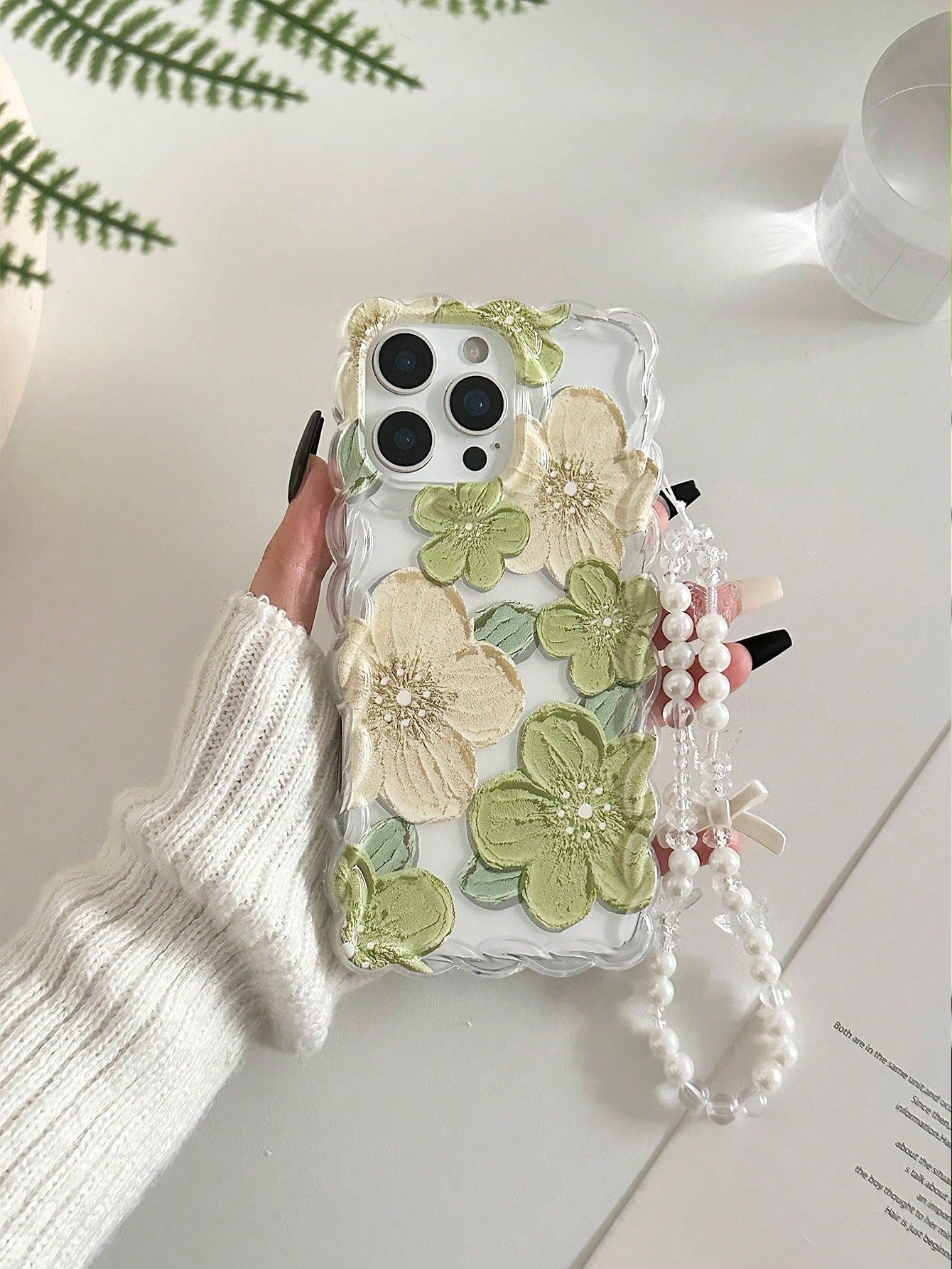 TPU Floral Element Novelty Cases Faux Pearl Painted Braided Wave Edge Elegant Protective Phone Case With Handmade Beaded Bracelet Accessory Compatible With IPhone 17Pro/17Air/17/17ProMax 16/11/16Pro/1