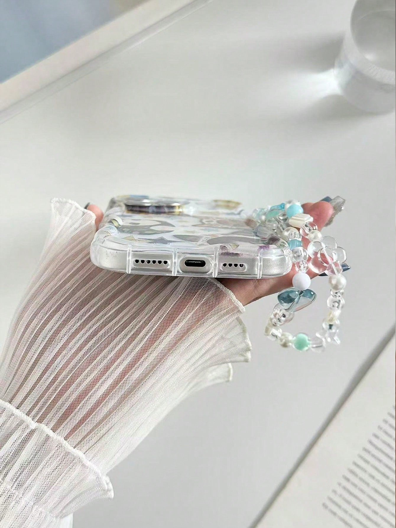 Twisted Wave Edge Minimalist Premium TPU Star Cat Painted Anti-Drop Phone Case Protective Cover With Handmade Beaded Bracelet Accessory Compatible With IPhone 16/11/16pro/16plus/16promax/16e/15Promax