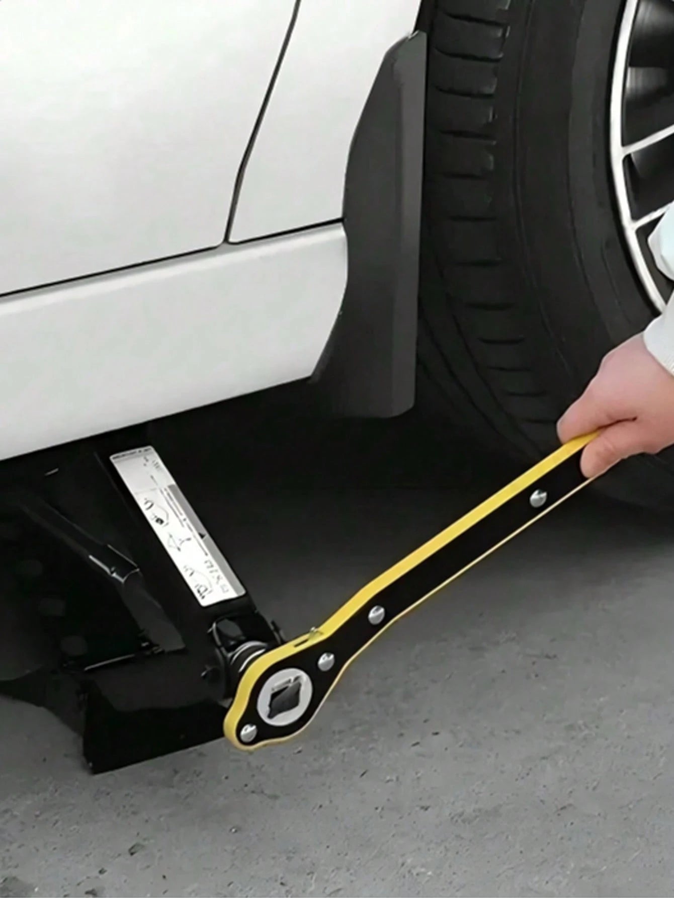 Universal Ratchet Wrench- Dual-Purpose Slotted Wrench, Convenient For Automotive And Tire Maintenance And Repair