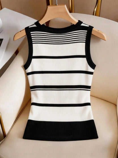 Vaclyn Women's Patchwork Pattern Sleeveless Round Neck Button Casual Fashion Tank Top