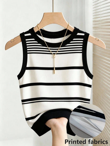 Vaclyn Women's Patchwork Pattern Sleeveless Round Neck Button Casual Fashion Tank Top