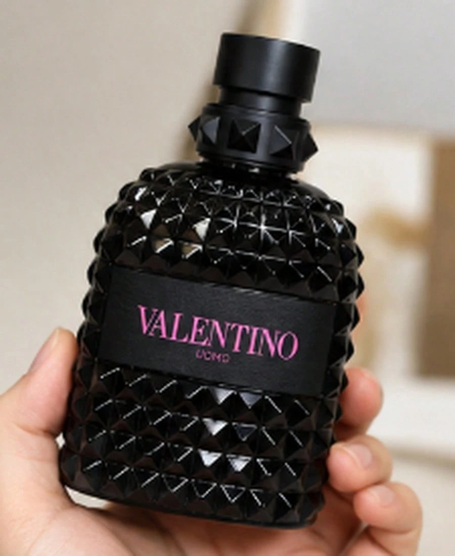VALENTINO Born In Roma Uomo Extradose Eau De Parfum Cologne- 3.4 Fl Oz