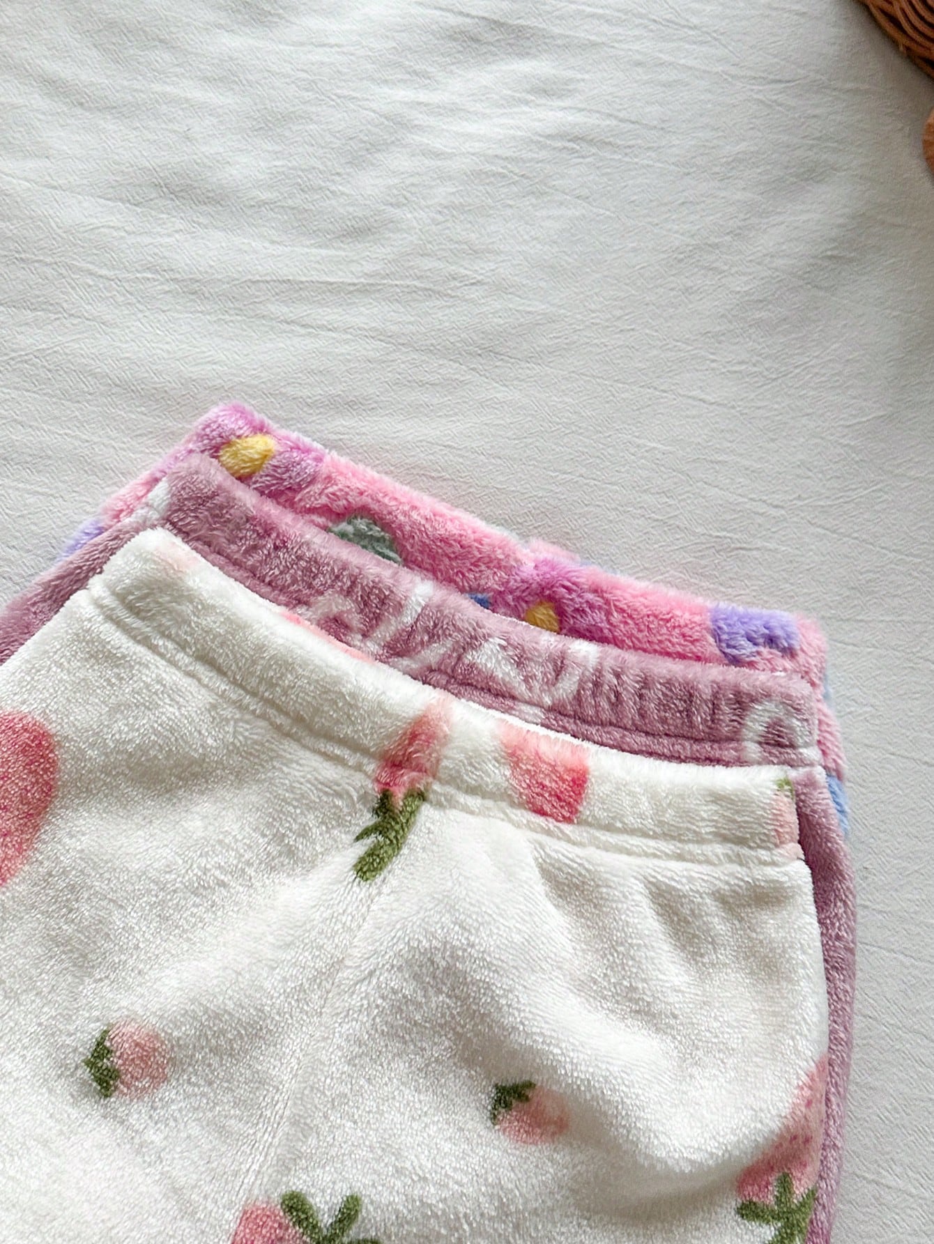 Vintaside Kids 3pcs/Pack Girls' Autumn/Winter Multi-Color Sweet Soft Fleece Lined Thickened Long Pants, Bowknot Heart/ Strawberry/ Colorful Floral 3 Print Options, High Waist Elastic Waist Cuffed Ca