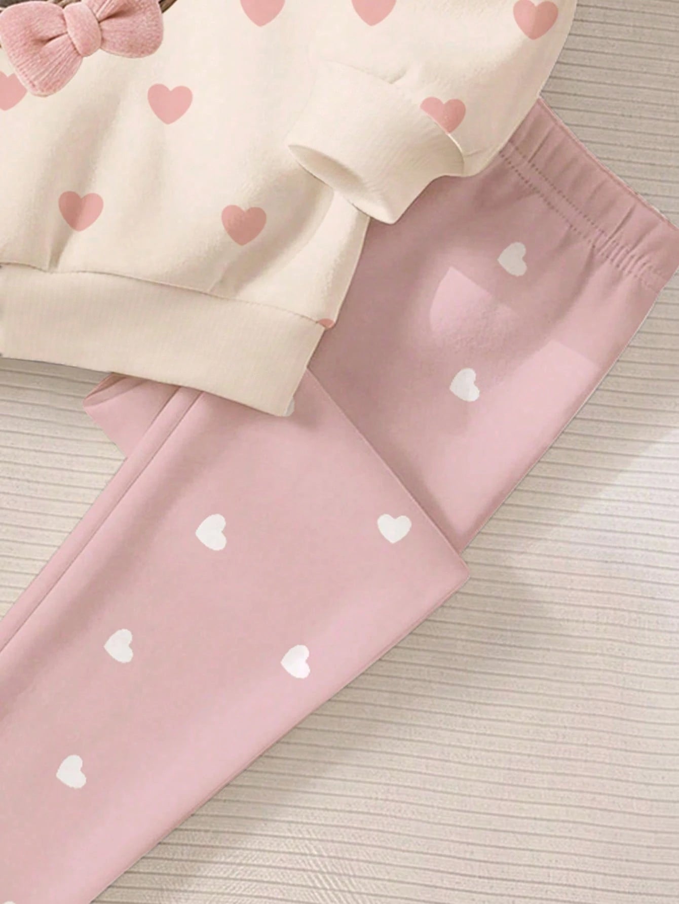 Warm Oatmeal Color, Cute Sweet Girl Bow Bear Applique Embroidery Pattern, Baby Girl Casual Soft Comfortable Loose Crew Neck Pullover Sweatshirt And Casual Brushed Leggings 2-Piece Set, Suitable For Au