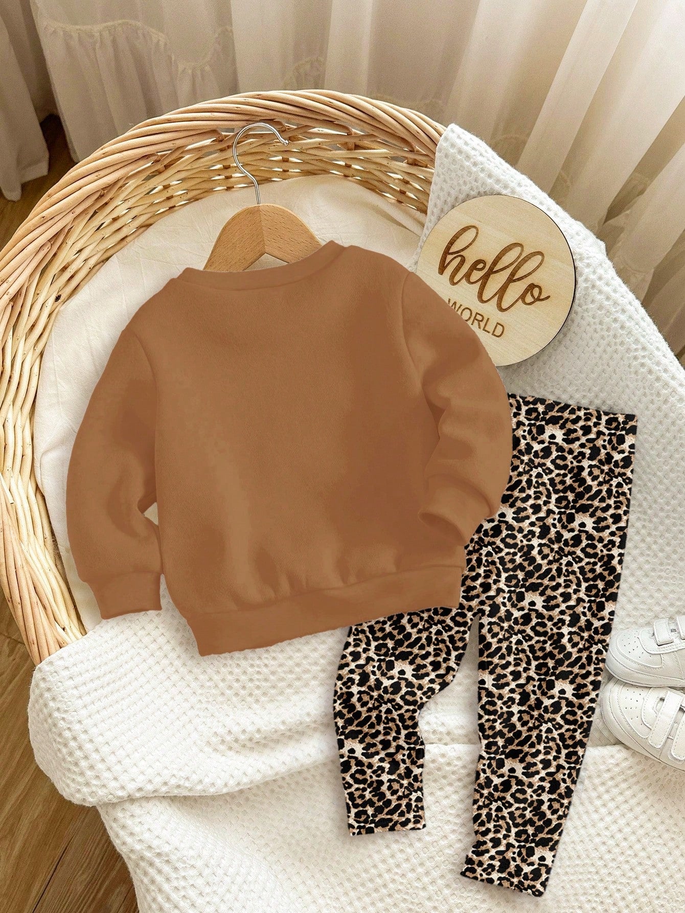 Warm Oatmeal Color, Cute Sweet Girl Bow Bear Applique Embroidery Pattern, Baby Girl Casual Soft Comfortable Loose Crew Neck Pullover Sweatshirt And Casual Brushed Leggings 2-Piece Set, Suitable For Au