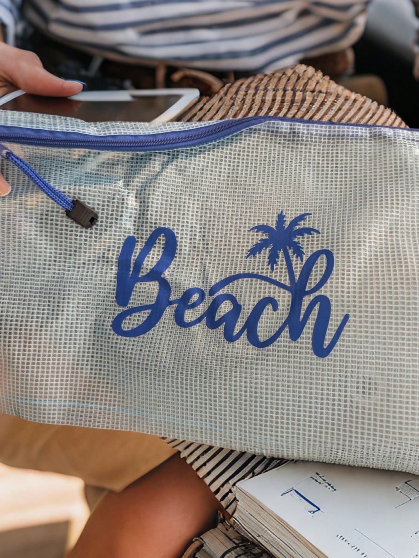 Waterproof Fashion Beach Bag With "Beach" Coconut Tree Pattern, Large Capacity, Transparent, Nylon Zipper, Lightweight, Suitable For Spring/Summer Storage, Especially For Swimming, Beach, Diving And S