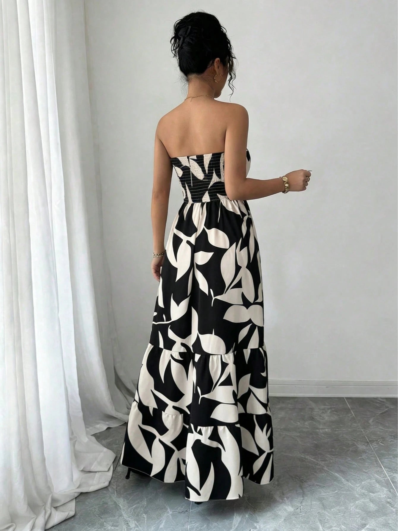 Women's Bohemian Style Leaf Print Strapless Dress, Ruched Tiered Flowy A-Line Long Dress Summer Elegant Vacation Black