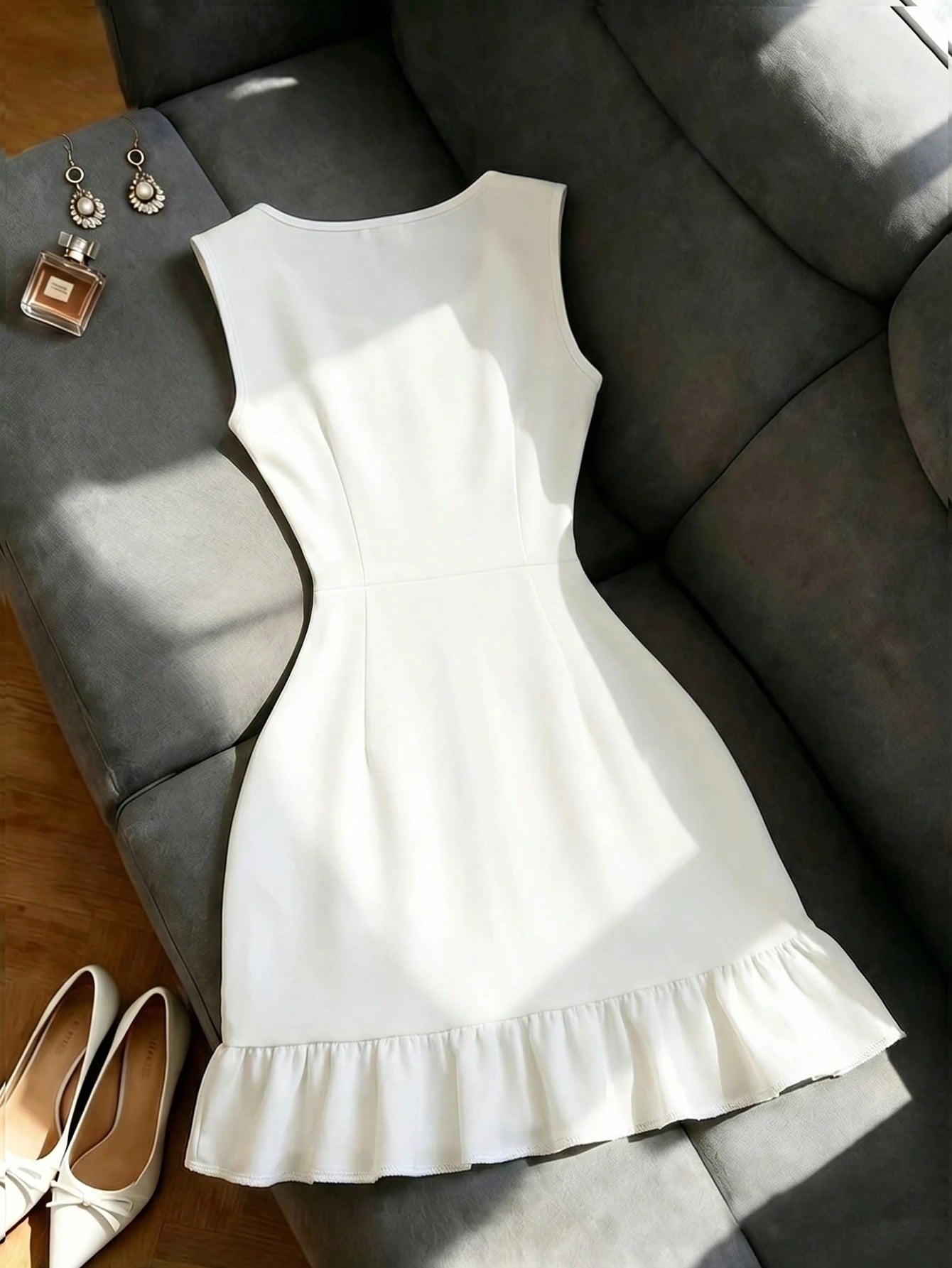 Women's Elegant Square Neck Sleeveless White Ruched Ruffle Hem Fashion Dress