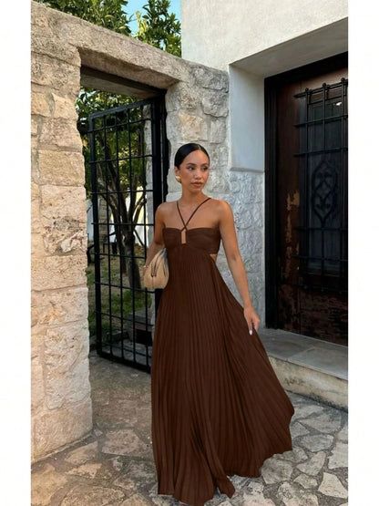 Women's Halter Neck Strapless Cutout Pleated Flowy Maxi Dress, Keyhole Detail A-Line Silhouette, Elegant Bohemian Style, Ideal For Beach Vac