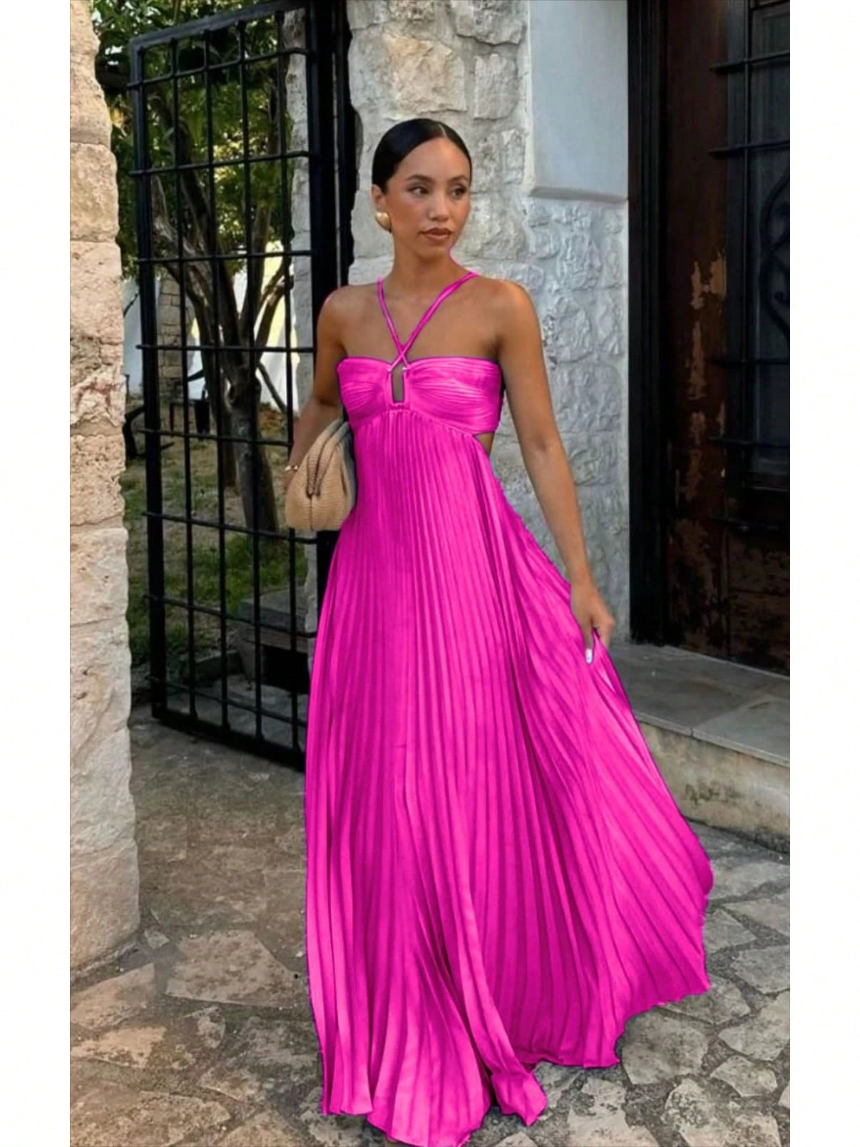 Women's Halter Neck Strapless Cutout Pleated Flowy Maxi Dress, Keyhole Detail A-Line Silhouette, Elegant Bohemian Style, Ideal For Beach Vac