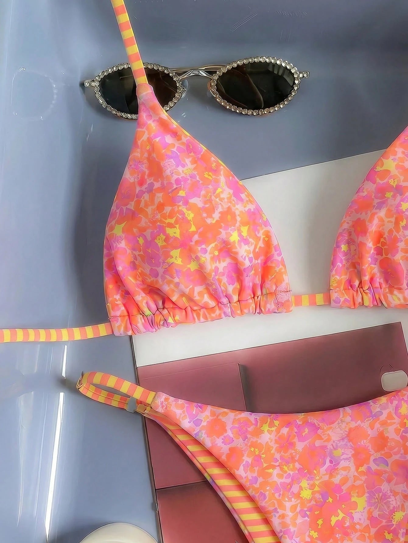 Women's Sexy Fashionable Colorful Striped Two Pieces Swimwear, Backless Tie-Up Bikini Set, Beach Resort Cruise Wear For Summer Vacation