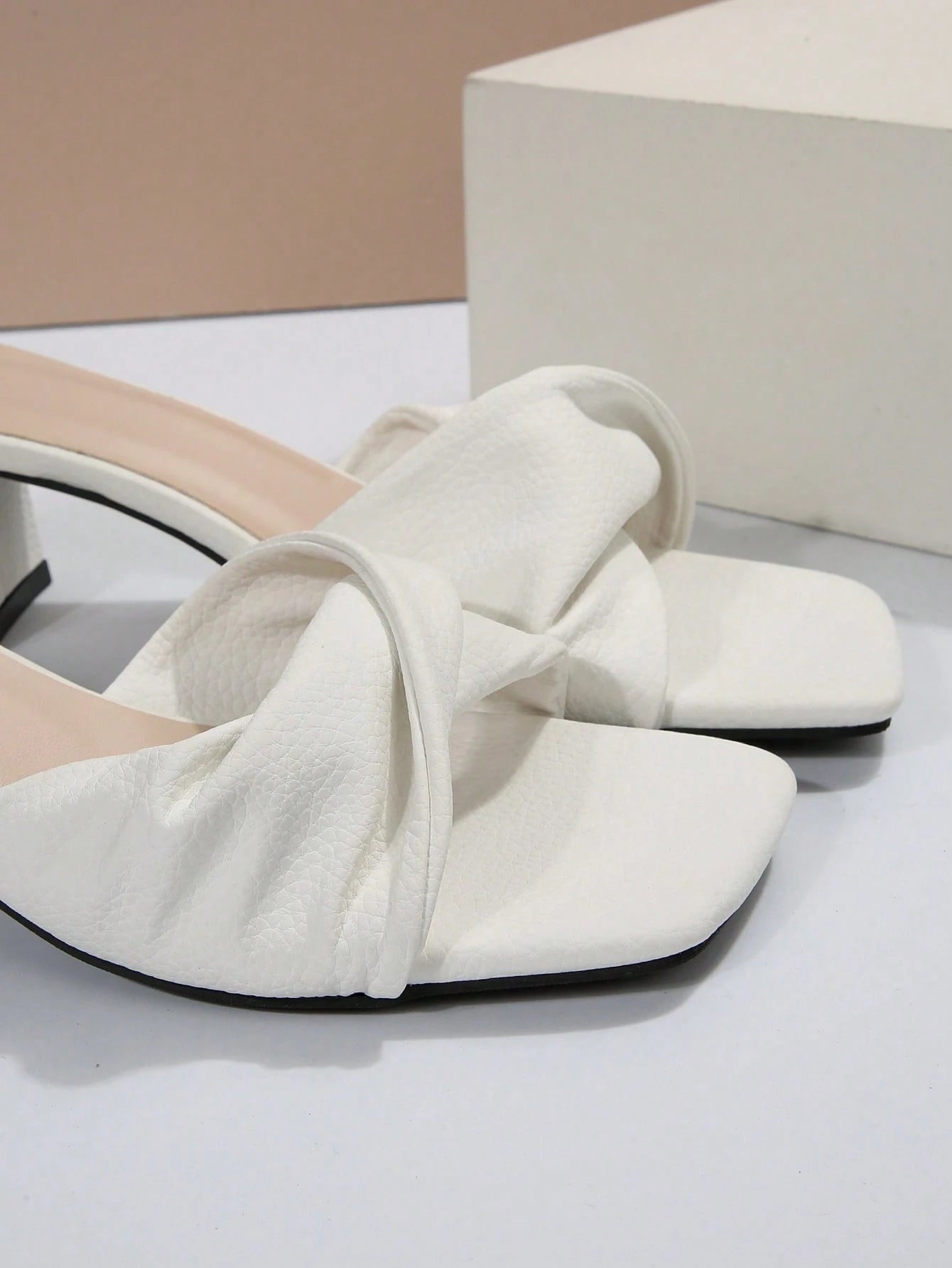 Women's Summer New Fashion Stilettos Sandals, Anti-Slip Elegant French Style High Heels, Chunky Heels, Suitable For Dates, Gatherings, Commuting