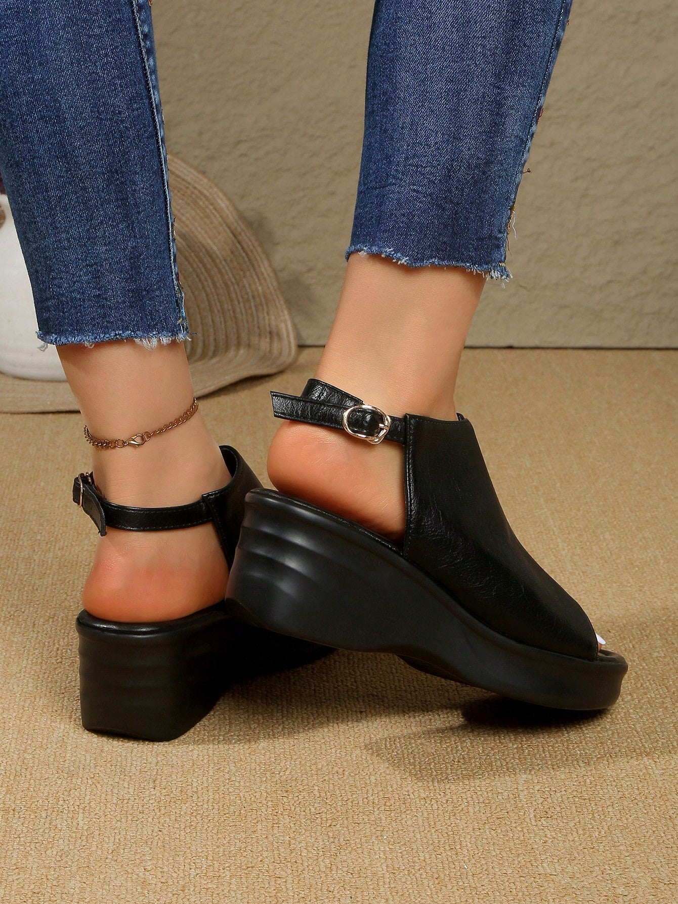 Women's Thick Sole Wedge Sandals Open Toe High Heel Wedge Casual Lightweight Fashion Buckle Strap Sandals