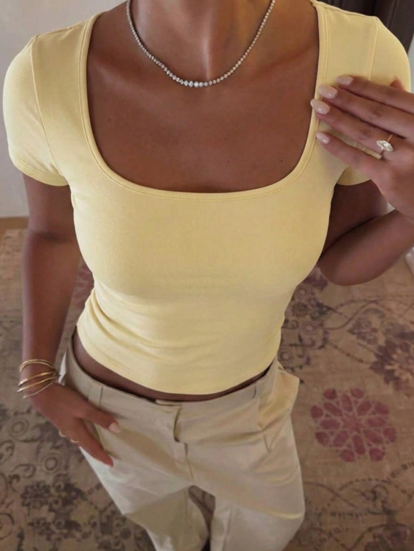 Women's Y2K Style Yellow Square Neck Fitted Cropped Top, Made Of Stretchy Fabric, Short Sleeve Fitted Cut, Minimalist Style, Suitable For Dates, Hangouts With Friends, Spring/Summer Casual Outings