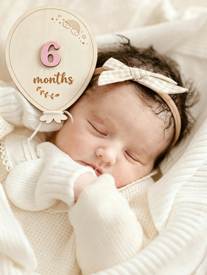 Wooden Balloon Milestone Sign Set, Interchangeable Milestone Card Set, Double-Sided Baby Milestone Birth Announcement Board, Newborn 1-12 Months Photo Props, Boy Girl Balloon Milestone Sign, Number Mo