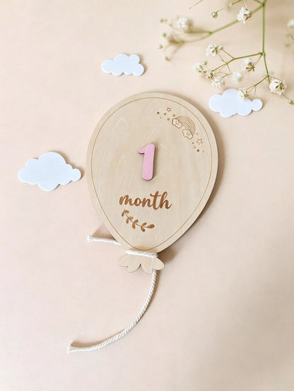 Wooden Balloon Milestone Sign Set, Interchangeable Milestone Card Set, Double-Sided Baby Milestone Birth Announcement Board, Newborn 1-12 Months Photo Props, Boy Girl Balloon Milestone Sign, Number Mo