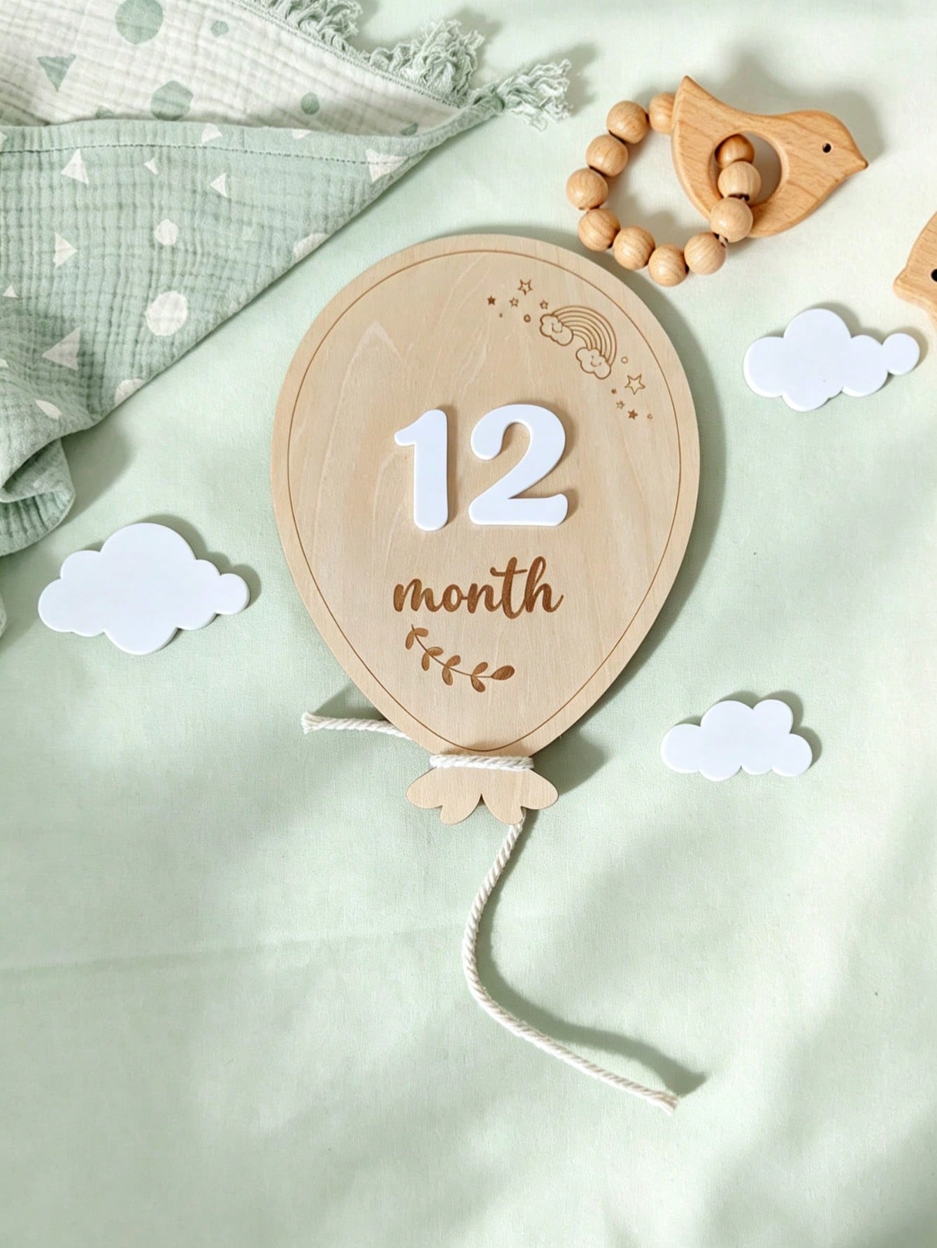 Wooden Balloon Milestone Sign Set, Interchangeable Milestone Card Set, Double-Sided Baby Milestone Birth Announcement Board, Newborn 1-12 Months Photo Props, Boy Girl Balloon Milestone Sign, Number Mo