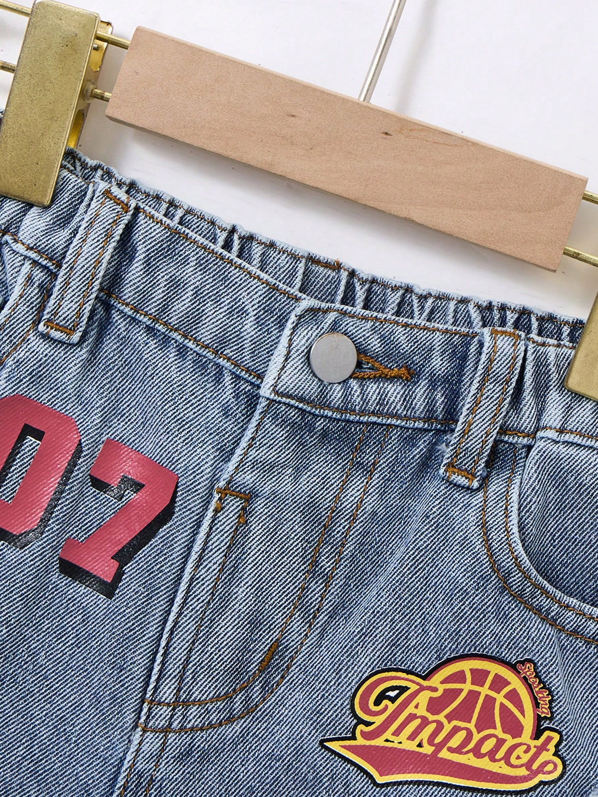 Young Boy Distressed Retro Urban Street Style Basketball Letter Graphic Blue Denim Loose Ripped Frayed Jeans Shorts, For Kids Spring/Summer Dailywear, Streetwear, Vacation For Boys, Birthday For