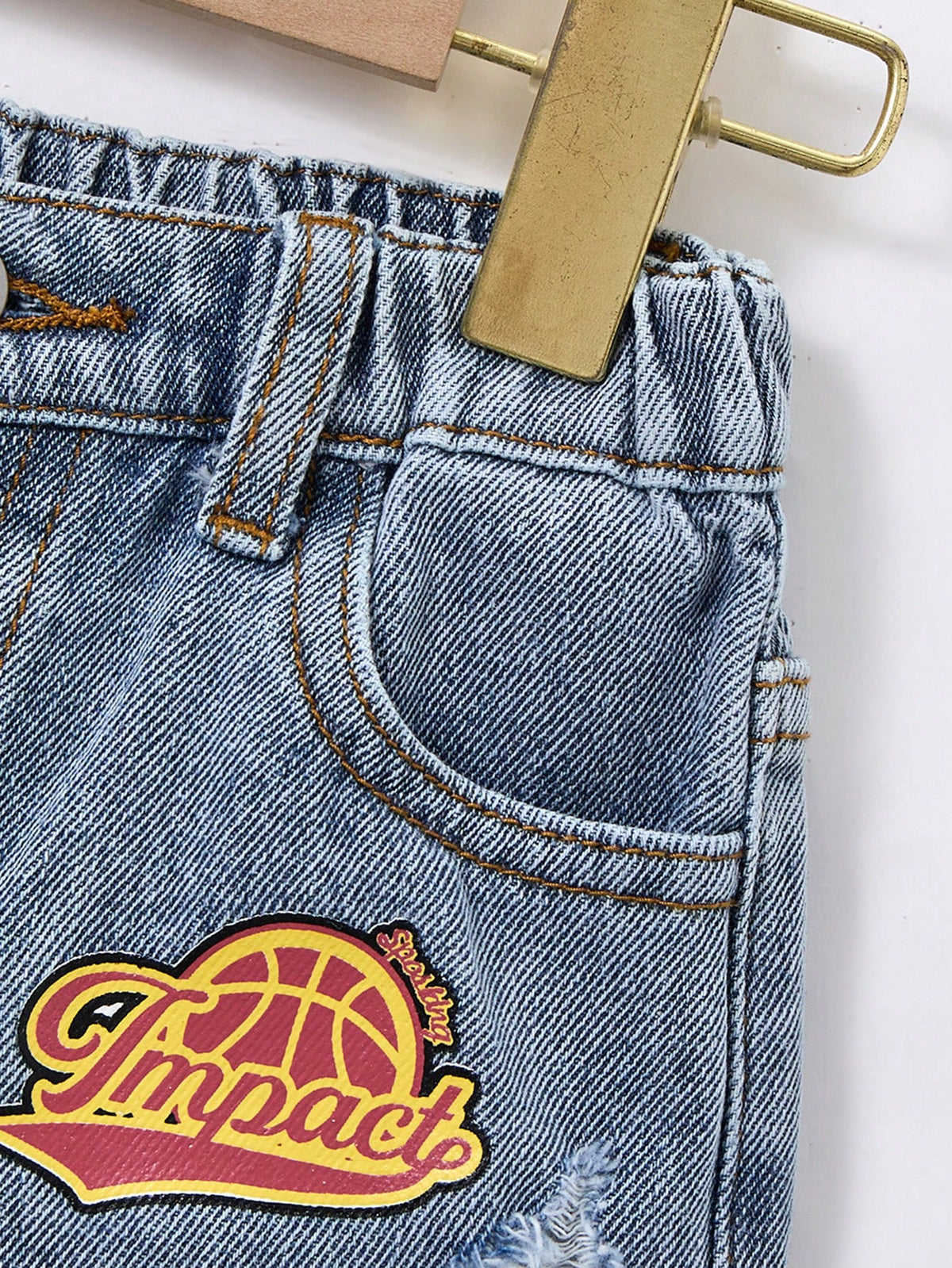 Young Boy Distressed Retro Urban Street Style Basketball Letter Graphic Blue Denim Loose Ripped Frayed Jeans Shorts, For Kids Spring/Summer Dailywear, Streetwear, Vacation For Boys, Birthday For