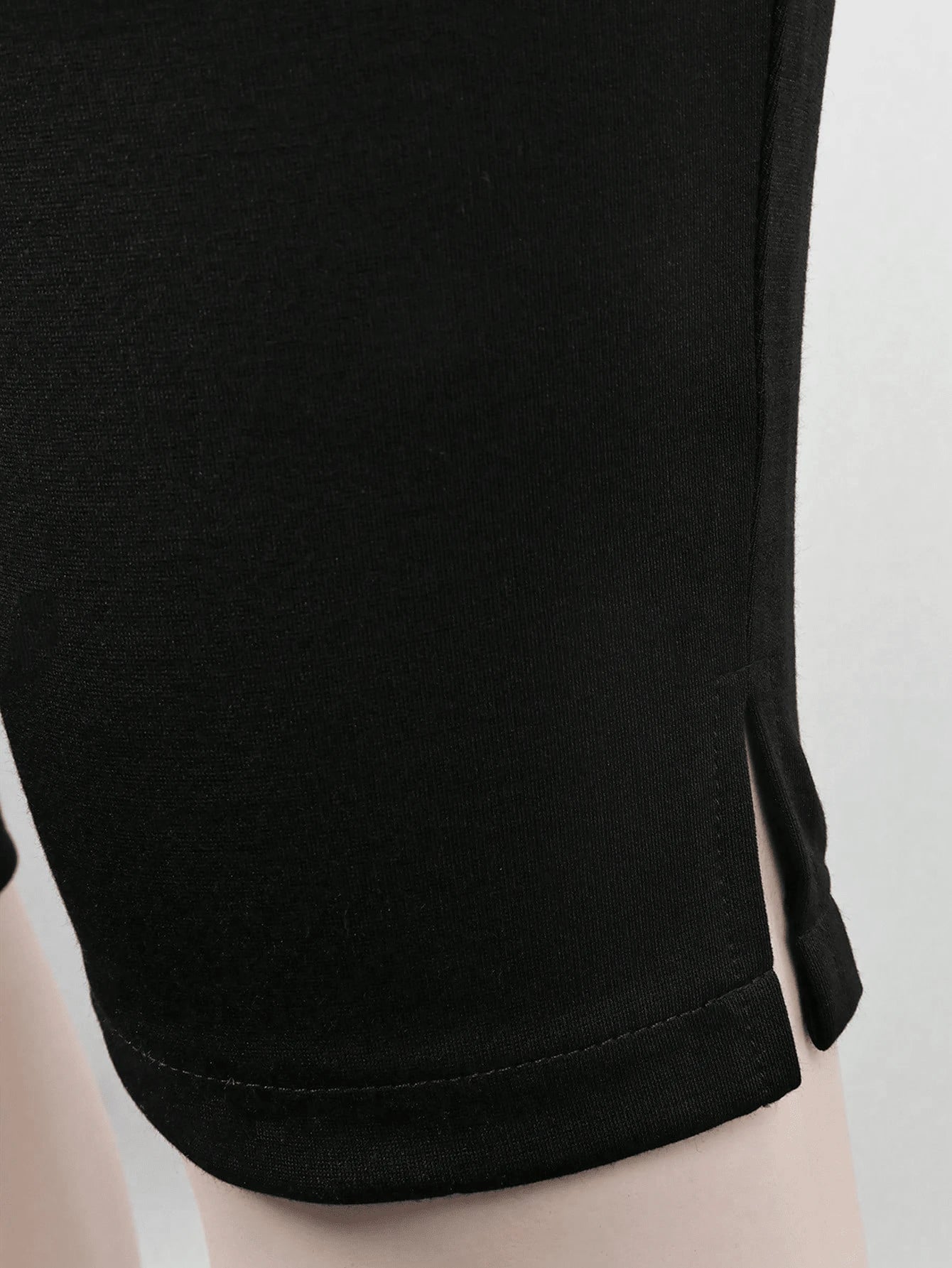 Yuwenier Elegant Slim High Waist Solid Color Split Hem Elastic 7/8 Pants, Button & Zipper Design Black, Office Siren